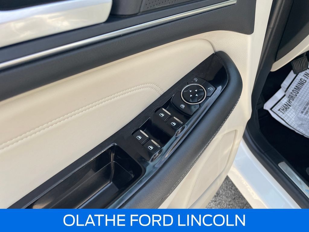 Certified 2020 Ford Edge Titanium AWD/4WD image 16
