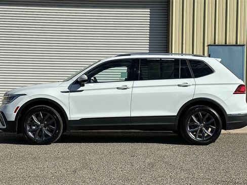 Used 2022 Volkswagen Tiguan SE image 3