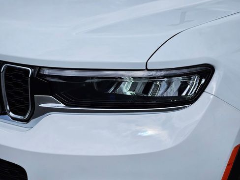 New 2025 Jeep Grand Cherokee L Limited image 7