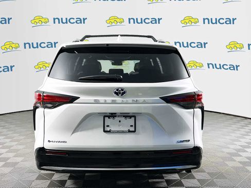 New 2025 Toyota Sienna Limited image 6