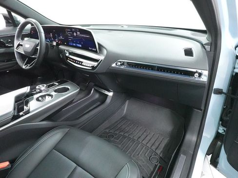 Used 2024 Cadillac Lyriq Luxury AWD/4WD image 32