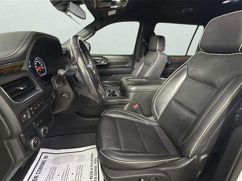 Used 2021 Chevrolet Suburban Premier image 17