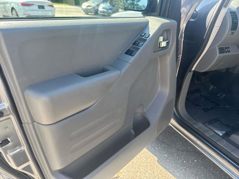 Used 2019 Nissan Frontier SV w/ Value Truck Package AWD/4WD image 25