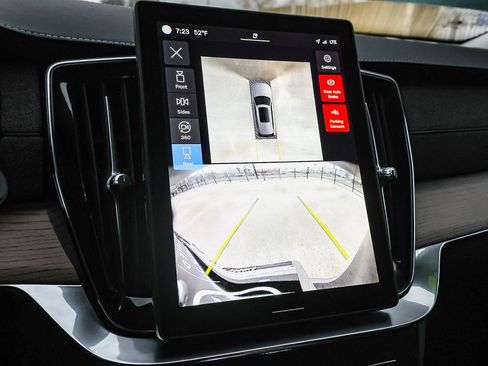 Used 2025 Volvo XC90 B6 Plus w/ Protection Package Premier image 35