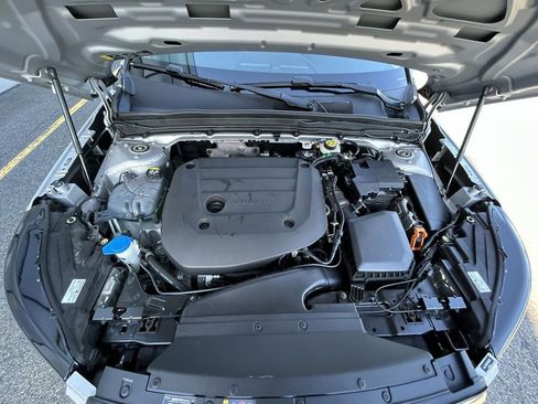 Certified 2023 Volvo XC40 B5 Plus w/ Protection Package Premier AWD/4WD image 14
