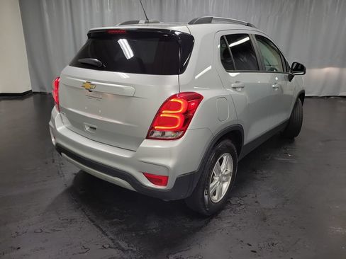 Used 2022 Chevrolet Trax LT FWD image 8