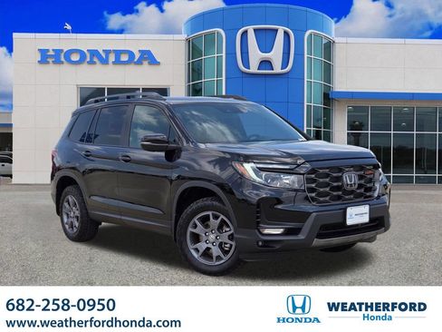 Used 2025 Honda Passport TrailSport image 1
