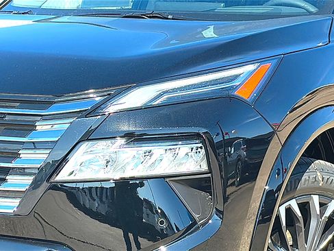 New 2026 Nissan Rogue Platinum w/ Platinum Premium Package image 4