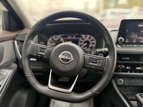 Used 2022 Nissan Rogue S image 21