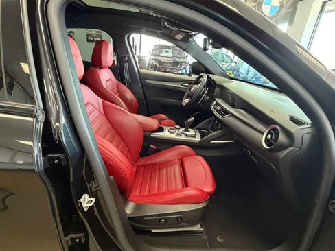 Used 2023 Alfa Romeo Stelvio Veloce AWD/4WD image 34