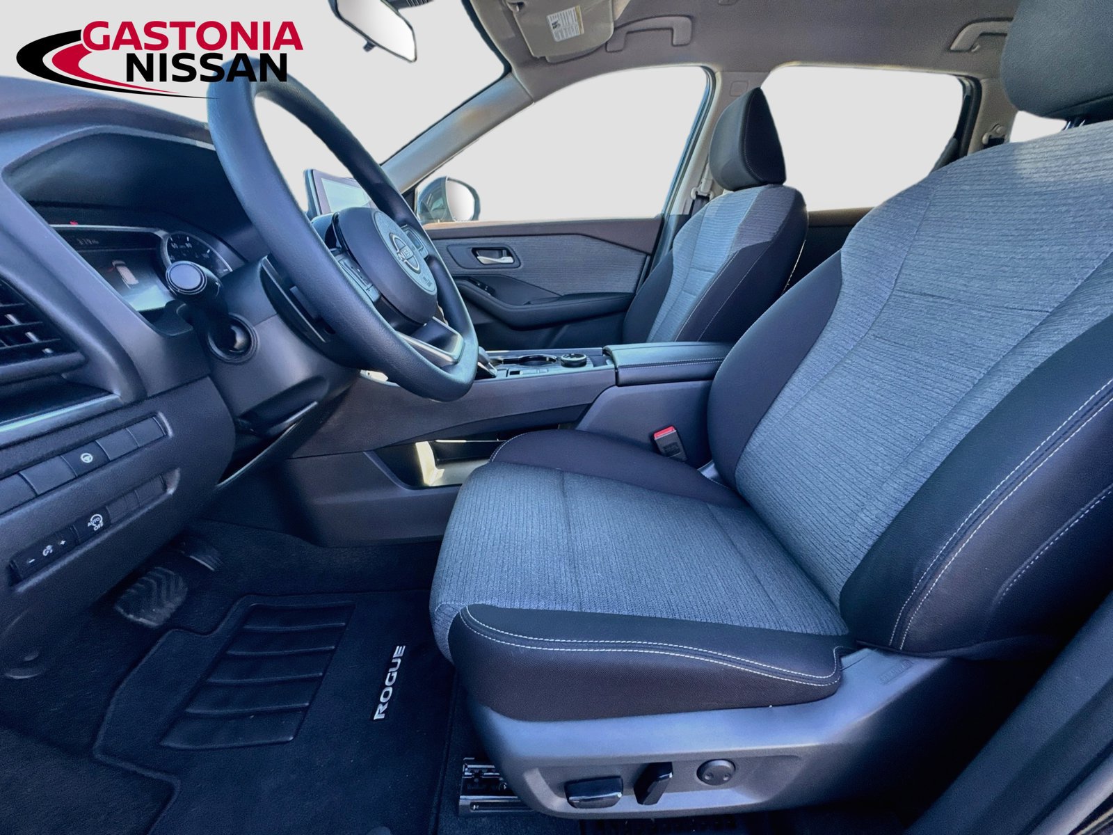 Used 2023 Nissan Rogue SV AWD/4WD image 26