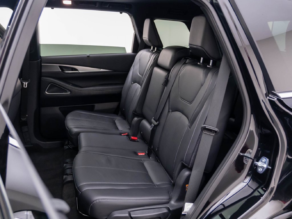 Certified 2025 INFINITI QX60 Luxe w/ Black Edition AWD/4WD image 17