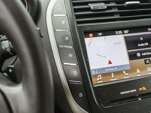 Used 2017 Lincoln MKC Reserve image 23