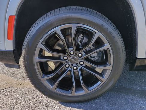 Used 2024 Jeep Grand Wagoneer Series II w/ Quick Order Packagew 28T image 10