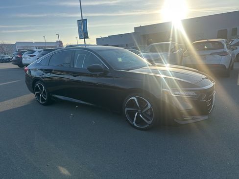Used 2022 Honda Accord Sport image 2