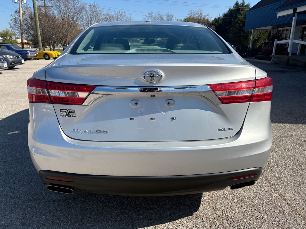 Used 2013 Toyota Avalon XLE Touring FWD image 5