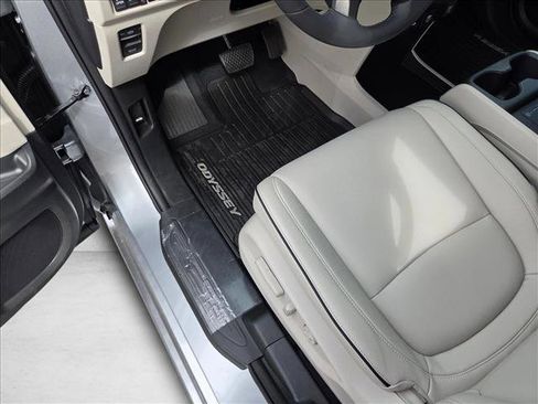 New 2026 Honda Odyssey Touring image 4