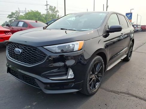 Certified 2024 Ford Edge ST-Line AWD/4WD image 3