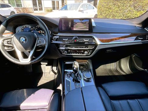 Used 2018 BMW 530i w/ Premium Package image 16