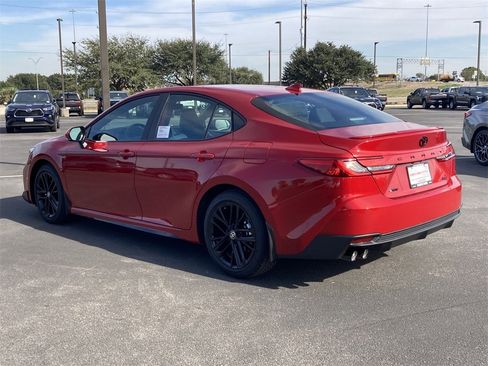 New 2026 Toyota Camry SE image 7