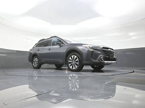 Used 2023 Subaru Outback Limited image 9