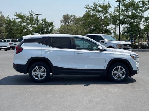 Used 2024 GMC Terrain SLE AWD/4WD image 8