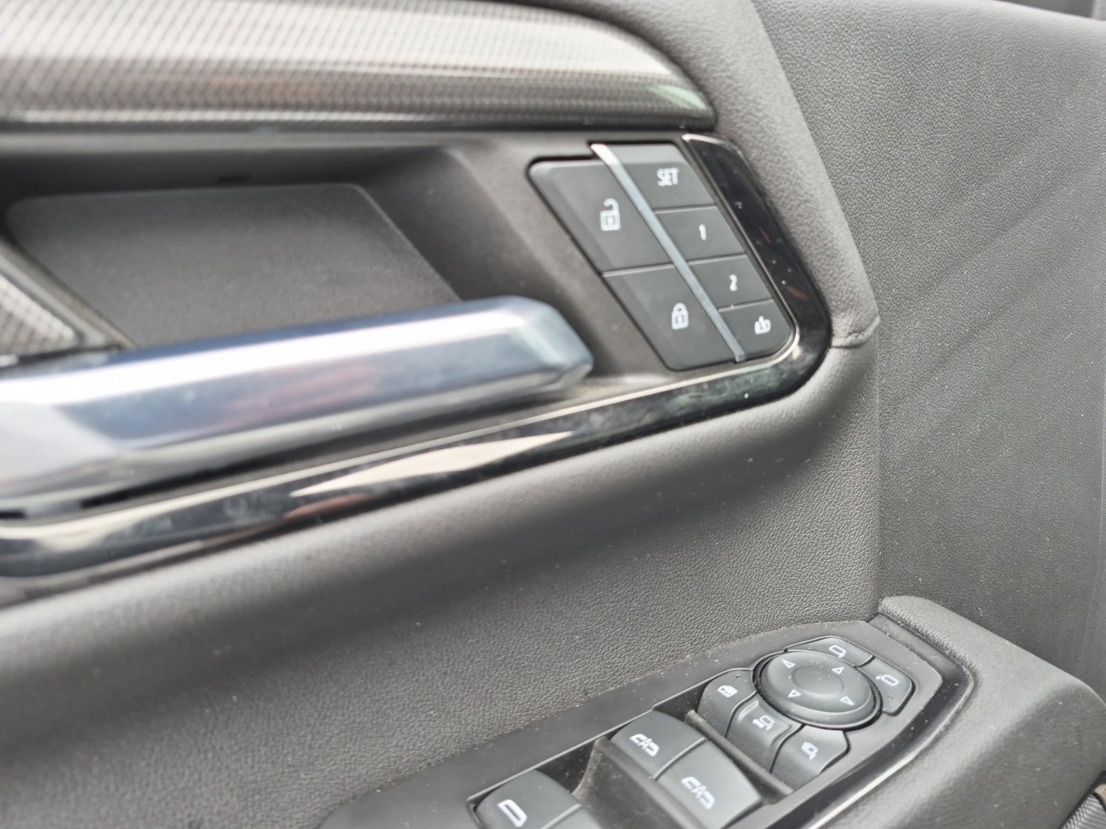 Used 2024 GMC Sierra 2500 AT4 w/ AT4 Premium Plus Package AWD/4WD image 14