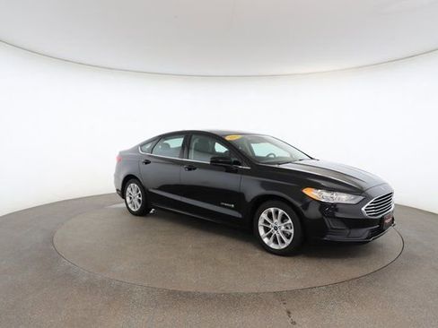 Used 2019 Ford Fusion SE image 26