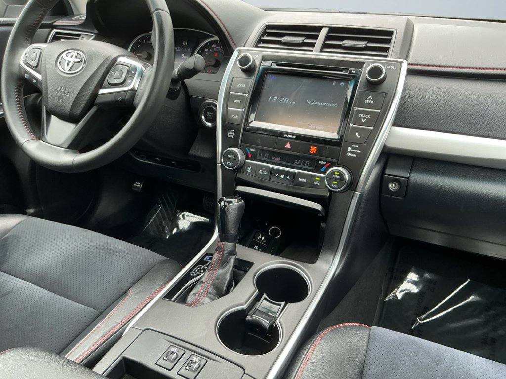 Used 2017 Toyota Camry XSE w/ Moonroof Package FWD image 12