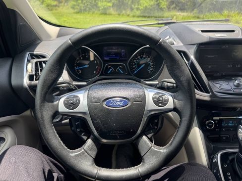 Used 2013 Ford Escape SEL FWD image 9
