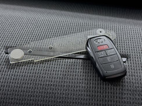 Used 2024 Toyota bZ4X Limited w/ Weather Package image 32