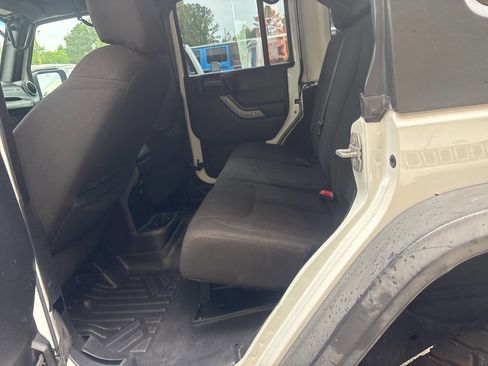 Used 2015 Jeep Wrangler Unlimited Sport w/ Quick Order Package 24S AWD/4WD image 12