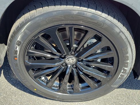 Used 2023 Toyota Highlander XSE image 8