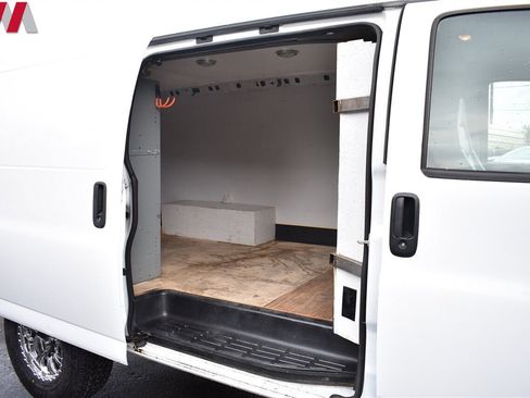 Used 2006 Chevrolet Express 3500 image 22