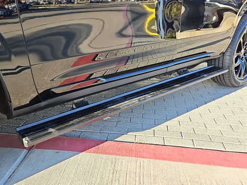 Used 2023 Cadillac Escalade Sport Platinum w/ LPO, ONYX Package image 6