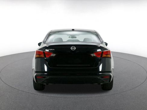 Used 2025 Nissan Altima 2.5 SV FWD image 8