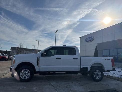 Used 2025 Ford F350 XLT image 4