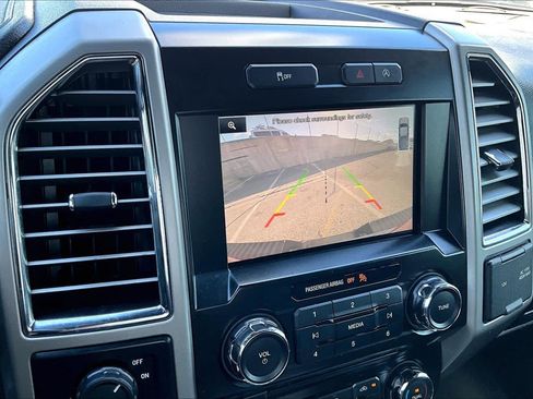 Used 2015 Ford F150 Lariat RWD image 32