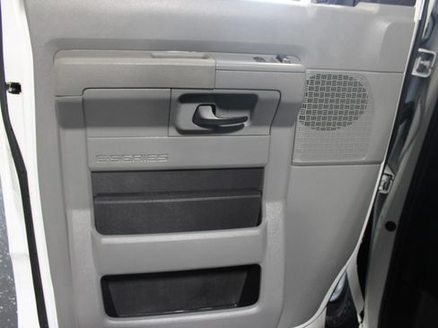 Used 2011 Ford E-250 and Econoline 250 Van 3D w/ PWR Group image 7