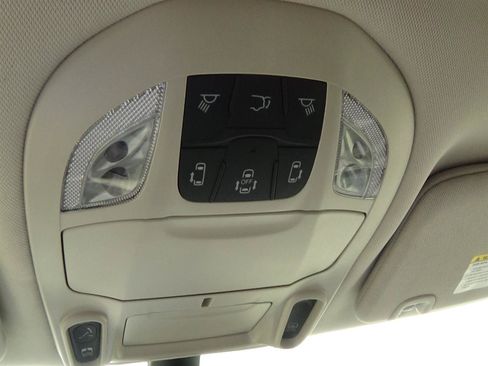 Certified 2024 Chrysler Pacifica Limited AWD/4WD image 34