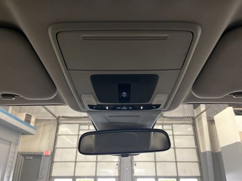 Used 2025 Honda CR-V EX image 23