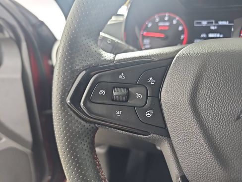 Used 2024 Chevrolet Trax RS FWD image 21