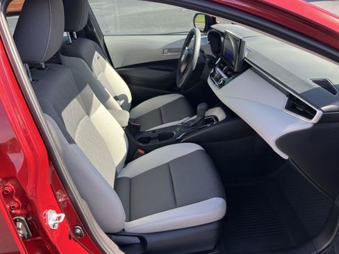 Used 2025 Toyota Corolla LE w/ Convenience Package FWD image 30