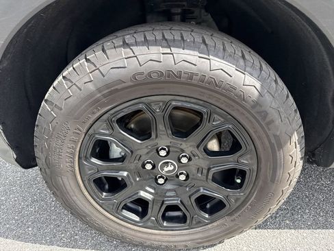 Used 2025 Ford Bronco Sport Badlands image 11