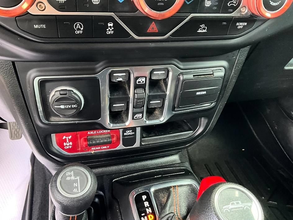 Used 2020 Jeep Gladiator Mojave w/ Cold Weather Group AWD/4WD image 22
