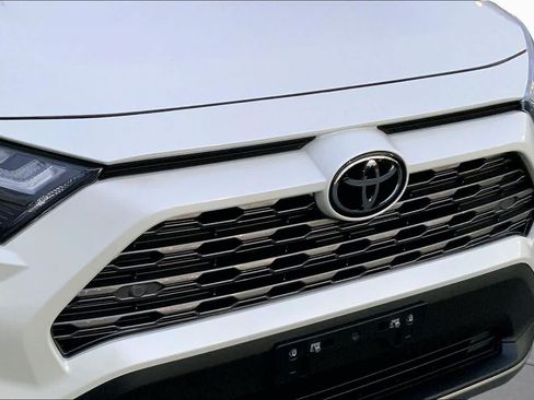 Used 2022 Toyota RAV4 Limited w/ Limited Grade Weather Package AWD/4WD image 29