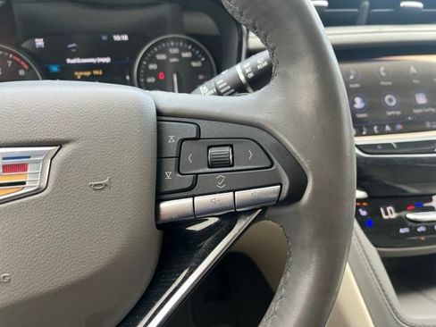 Used 2024 Cadillac XT6 Premium Luxury w/ Technology Package AWD/4WD image 17