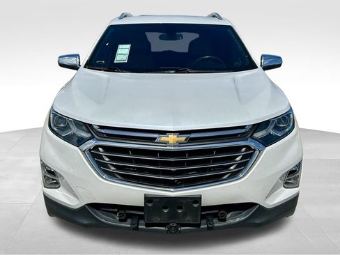 Used 2018 Chevrolet Equinox Premier image 2