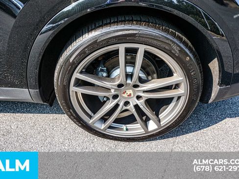 Used 2023 Porsche Cayenne S Platinum w/ Premium Package Plus AWD/4WD image 16