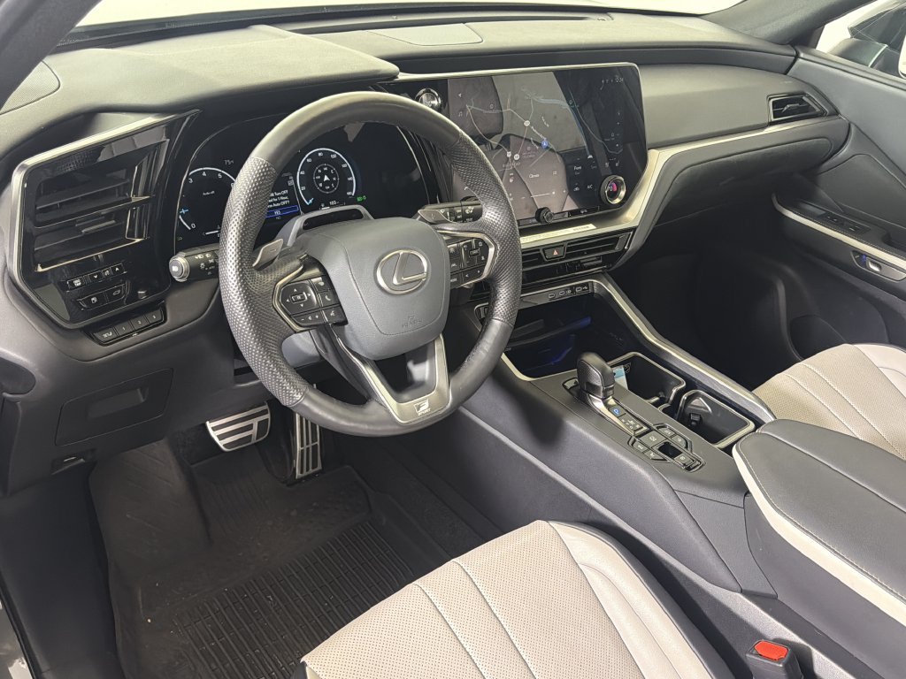 Used 2025 Lexus TX 350 AWD w/ Technology Package image 4